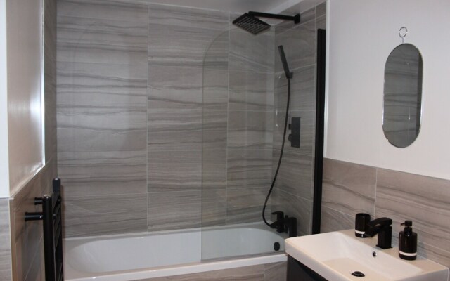 Super Modern Serviced Apartment in City Centre