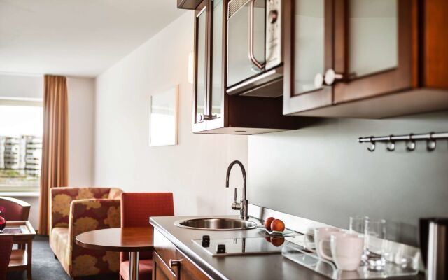 Lindner Hotel Frankfurt Main Plaza, part of JdV by Hyatt