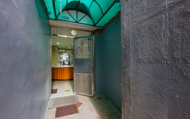 OYO 836 E & H Residences