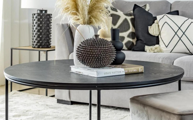 DJC - Modern 2 bedroom apartment close to beach