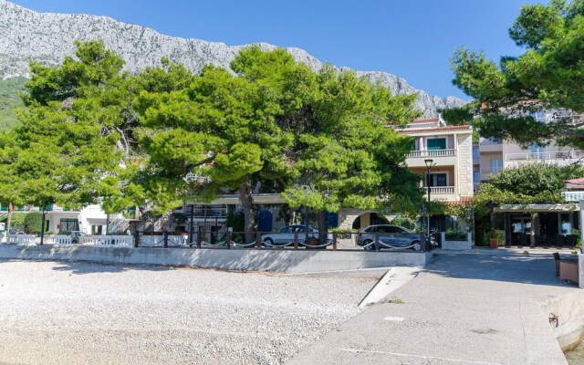 Apartments and Room Nada