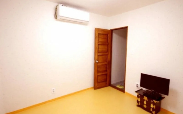 Ohbok Hanok Guesthouse 2