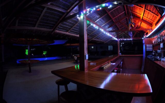 Parrot Resort Moalboal
