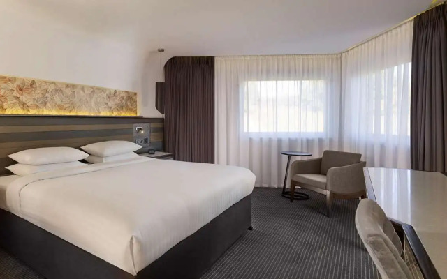 DoubleTree by Hilton Edinburgh - Queensferry Crossing