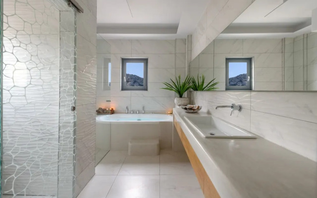 Phaos Cellaria Estate