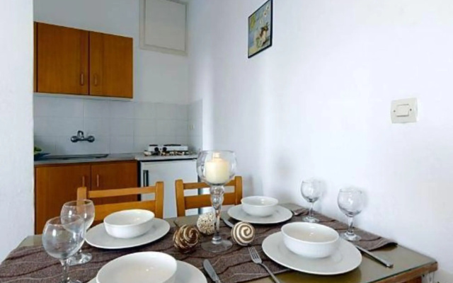 Aglaia Apartments & Studios