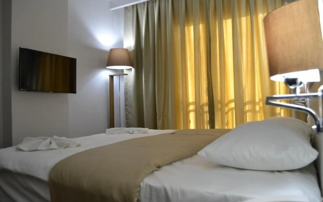Kanyonvadi Hotel