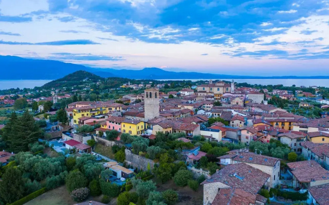 Aton House in Villaggio Sanghen