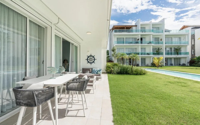 Two-bedroom apt With Pool View bbq in Lake View