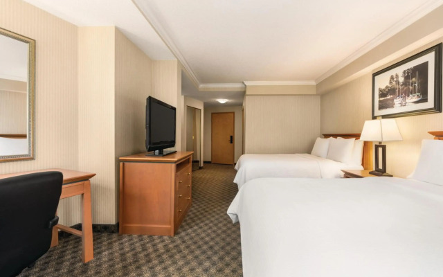 Holiday Inn Hotel & Suites North Vancouver by IHG