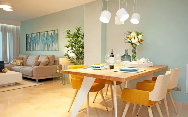 Spacious Apartment With Garden