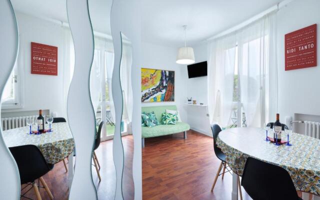 [loft8] riccione vista mare, elegante soggiorno