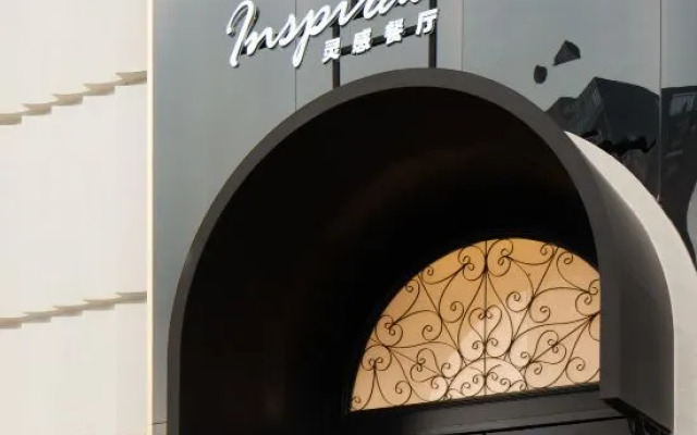 THE  YES  Hotel
