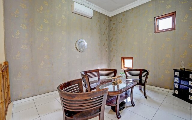 OYO Life 92030 Ef Palm Guest House Family