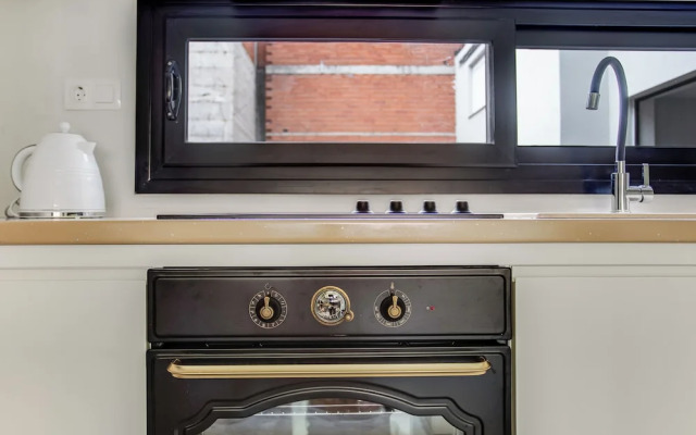 Sanders Old Port Thessaloniki