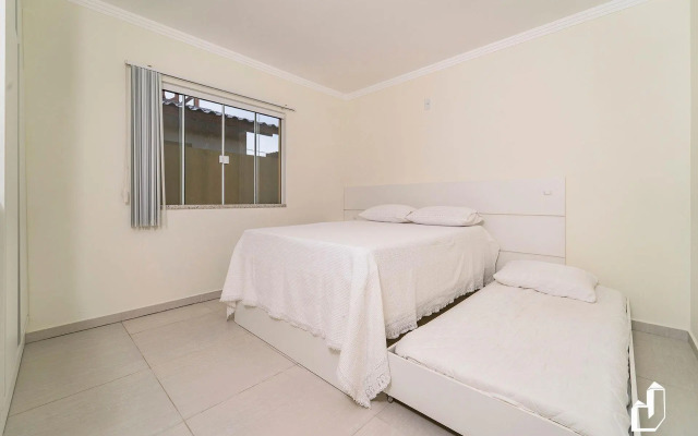 Casa térrea com 02 dormitórios