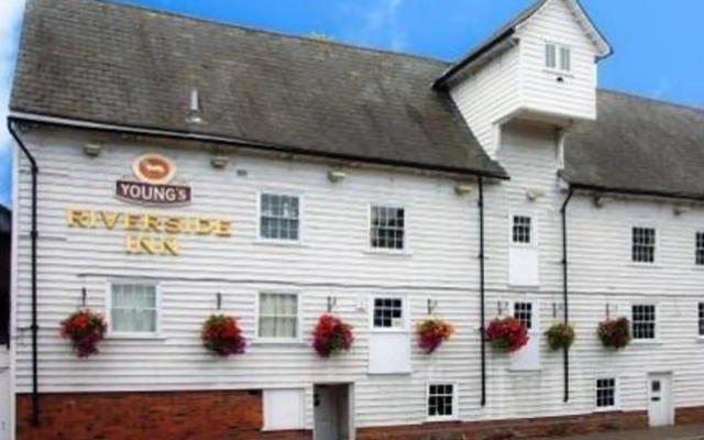 Riverside Inn