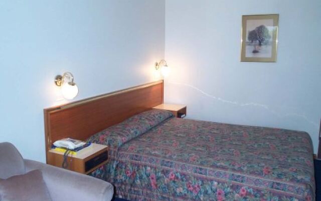Littomore Hotel & Suites