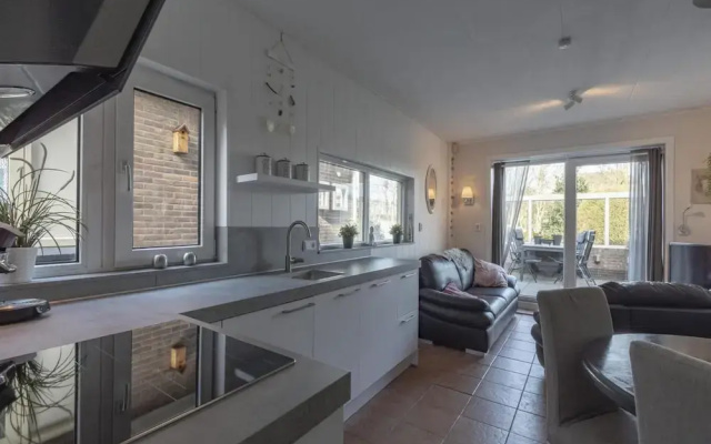 Klaproos, Holiday Home