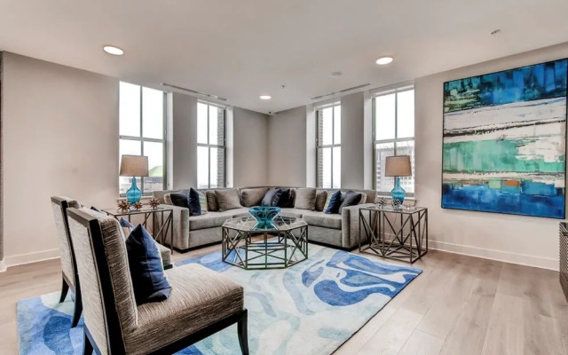 10 Light by Global Luxury Suites