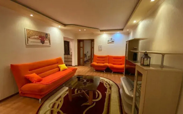 Lip City apartments on 40 Stakhanov Street