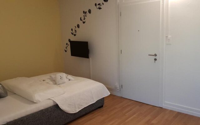 Residence Serviced House