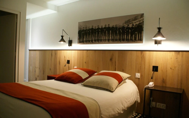 Hotel Mir
