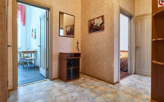 Апартаменты Home-Hotel, ул. Ярославская, 15-23