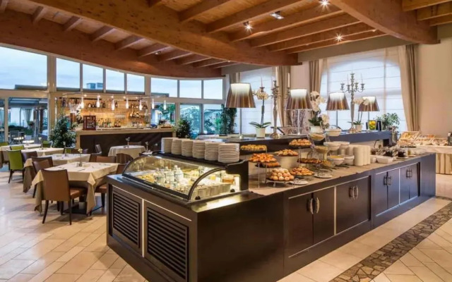 Falkersteiner resort lake garda