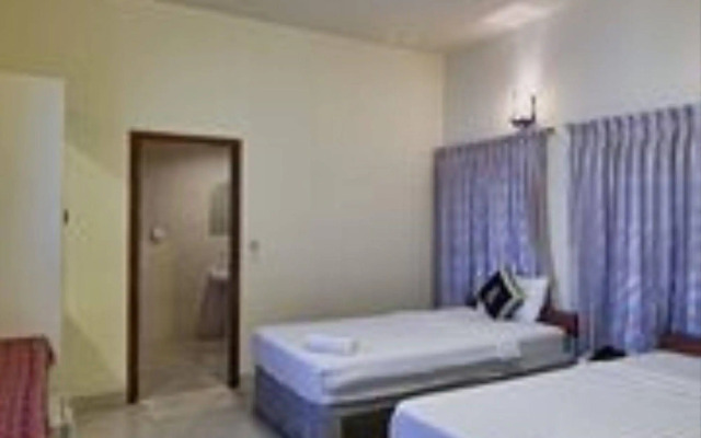 G Eleven Hotel