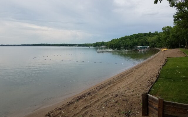 Viking Bay Resort & Lodge