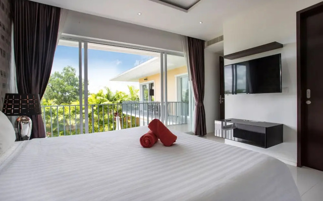 Spacious Tri-Level Pool Villa Dragon C
