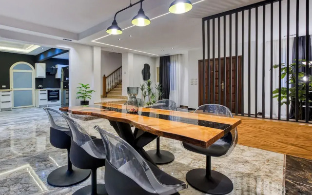 Host Prime Paradise Villa At Rehab City