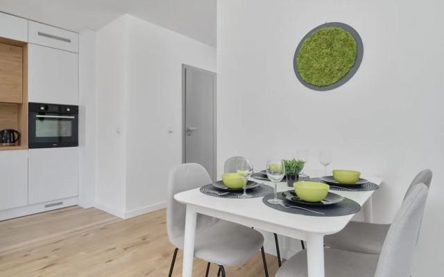 Riverside Apartment & Parking by Renters