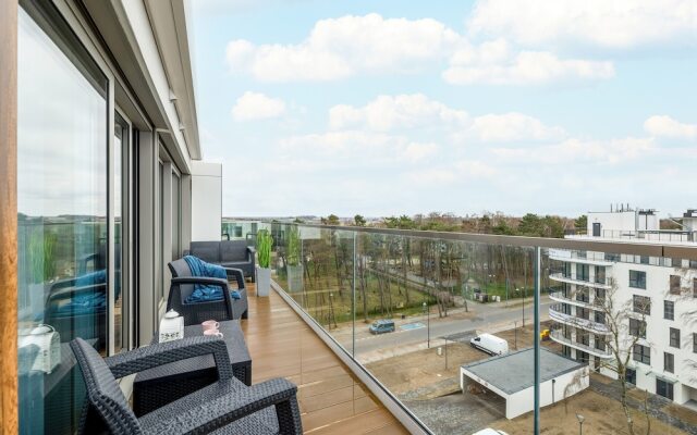 Blue Apartment With Sea View by Renters