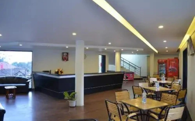 Edassery Cokkers Tower Hotel