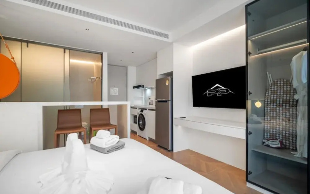 Premier Pool View Studio 348 Beachfront Resort