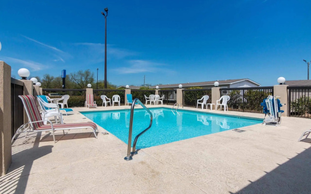 Dublin Inn and Suites