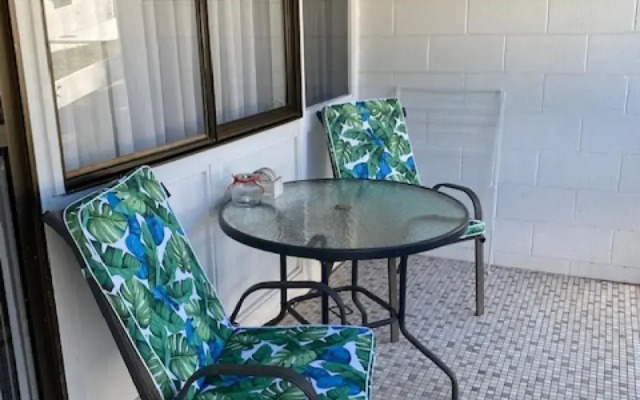 AFFORDABLE ISLAND ESCAPE! Queen Studio, Nelly Bay