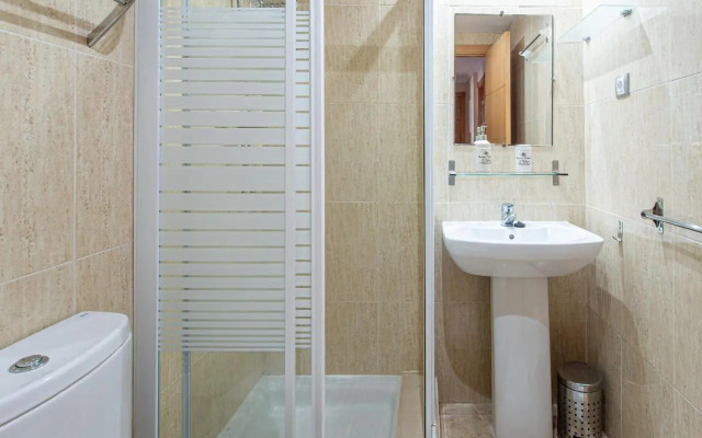2091- Apt close from all amenities