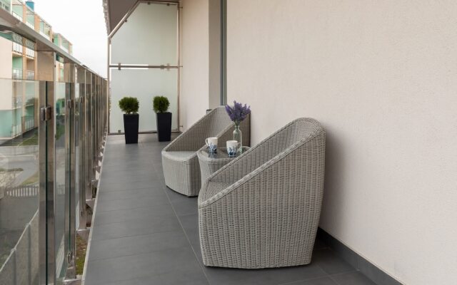 Amber Estate II by Renters