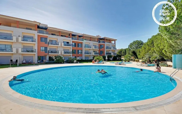 Albufeira Modern 1 With Pool by Homing