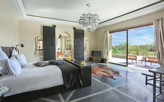 Villa Adnaa