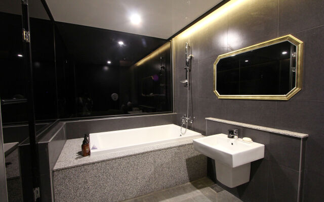 To Heaven Hotel Nampo