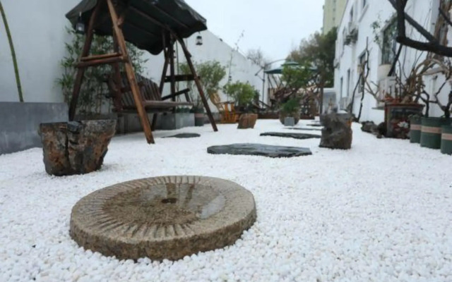 Changqiu International Youth Hostel (Shanghai Hongqiao International Exhibition Center)