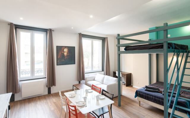 Studio Camelina Gauche City Room