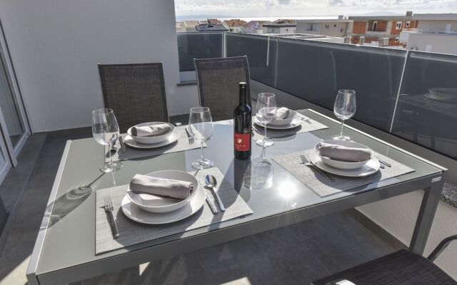 Pool Apartments & Rooms Mare