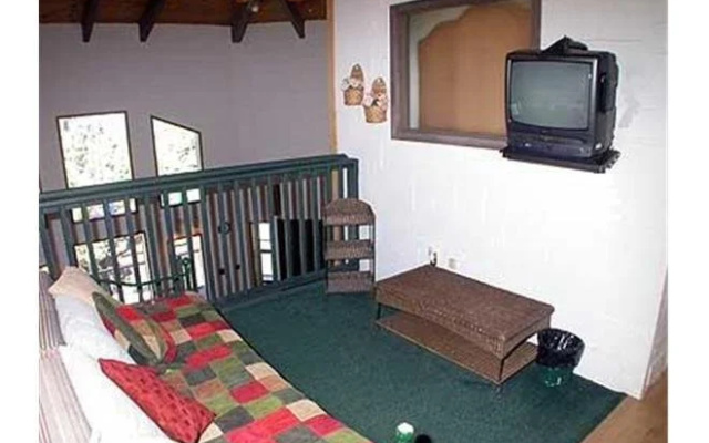 1720 Keller Road Holiday Home