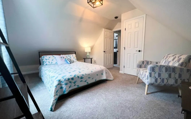 On the Rocks - A Modern Home w/ Decks & Views