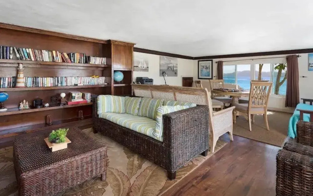 Beachfront Bliss: Private Retreat With Spectacular Views